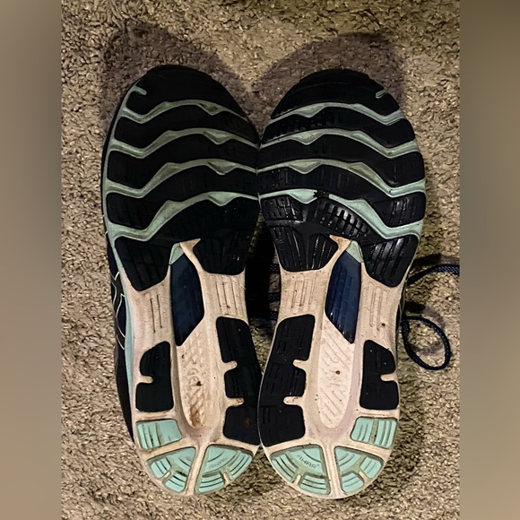 ASICS- Gel- Kayano 28 - Picture 6 of 7